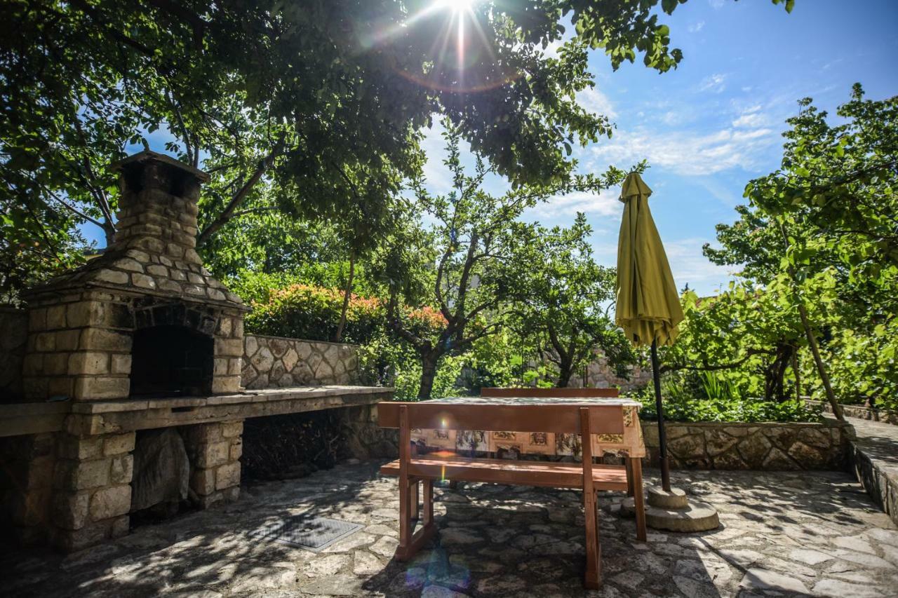 Apartmani Vitkovic II Cres Exteriör bild