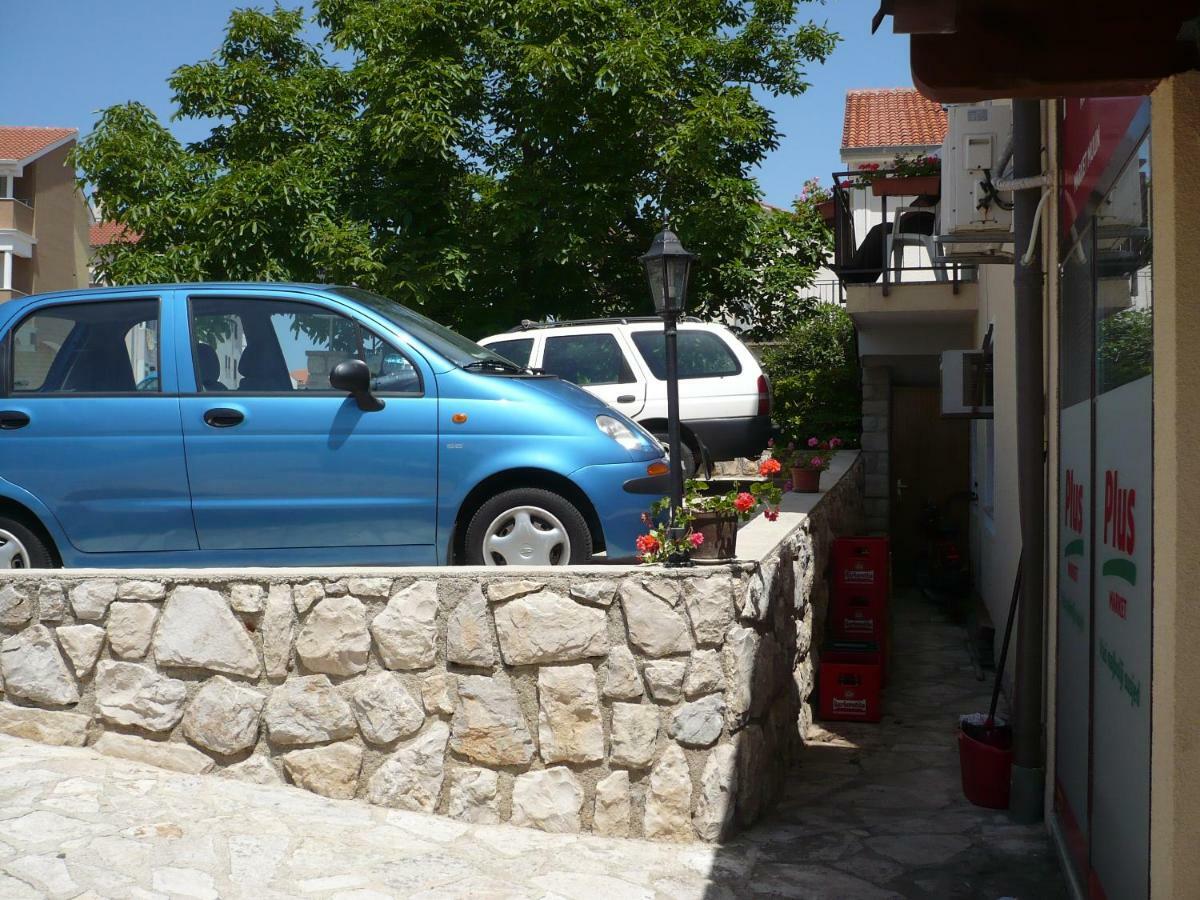 Apartmani Vitkovic II Cres Exteriör bild