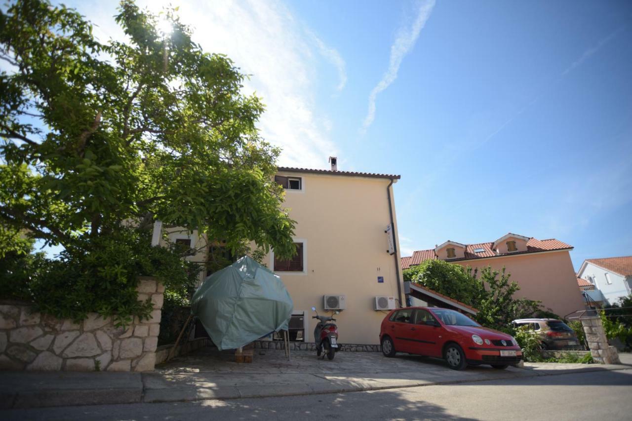 Apartmani Vitkovic II Cres Exteriör bild