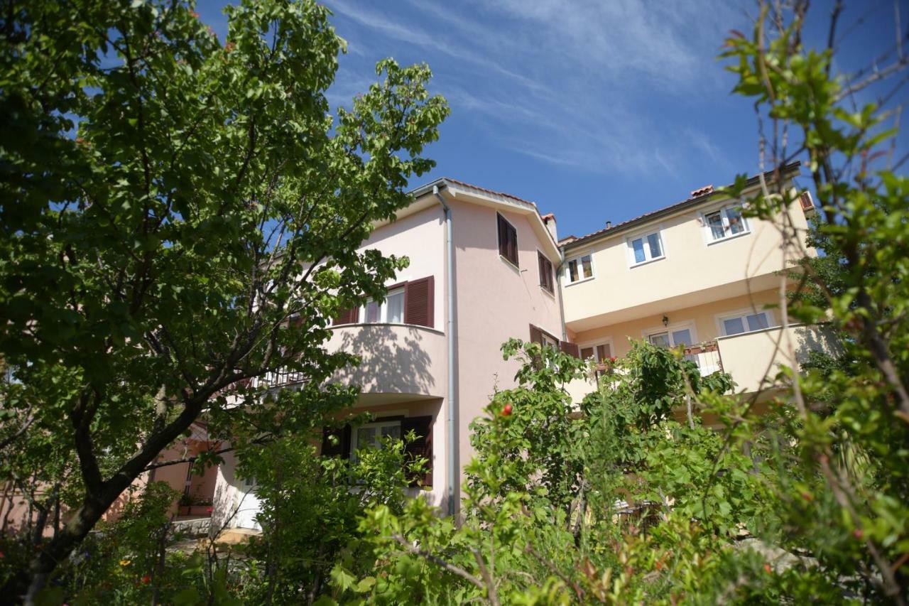 Apartmani Vitkovic II Cres Exteriör bild