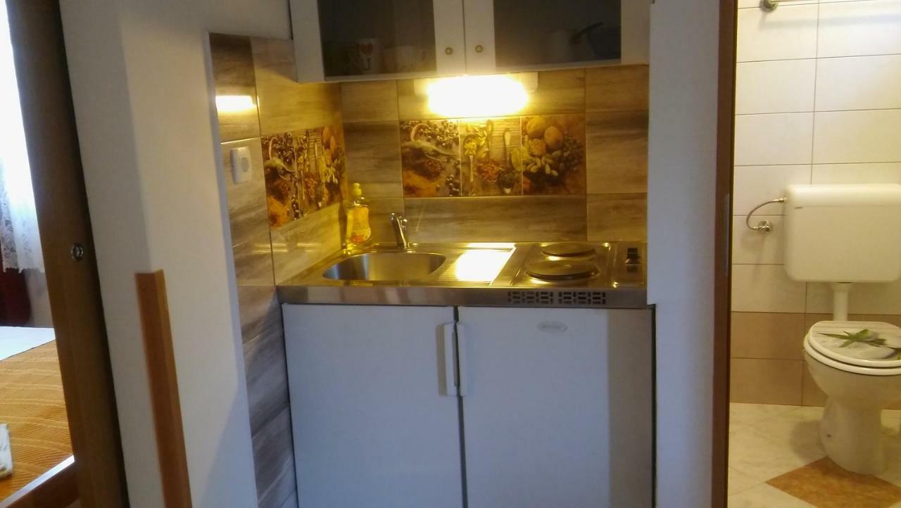 Apartmani Vitkovic II Cres Exteriör bild
