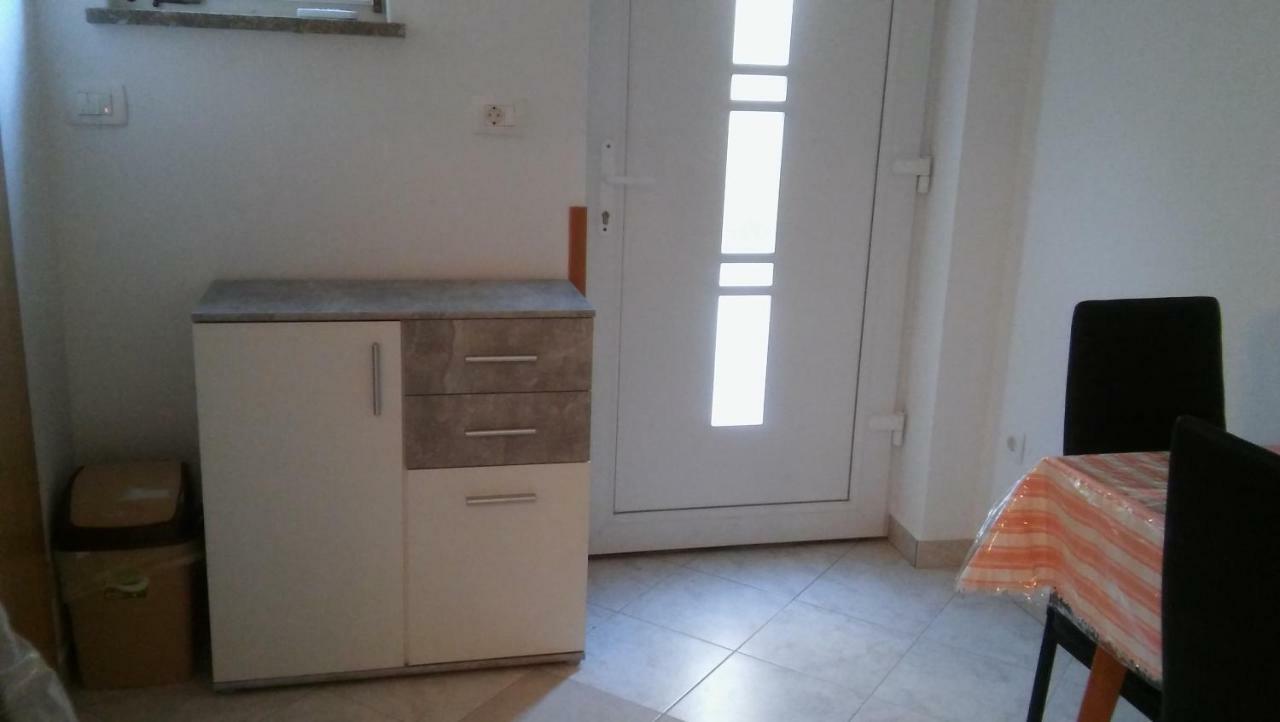 Apartmani Vitkovic II Cres Exteriör bild