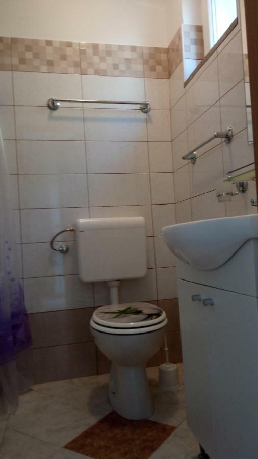 Apartmani Vitkovic II Cres Exteriör bild
